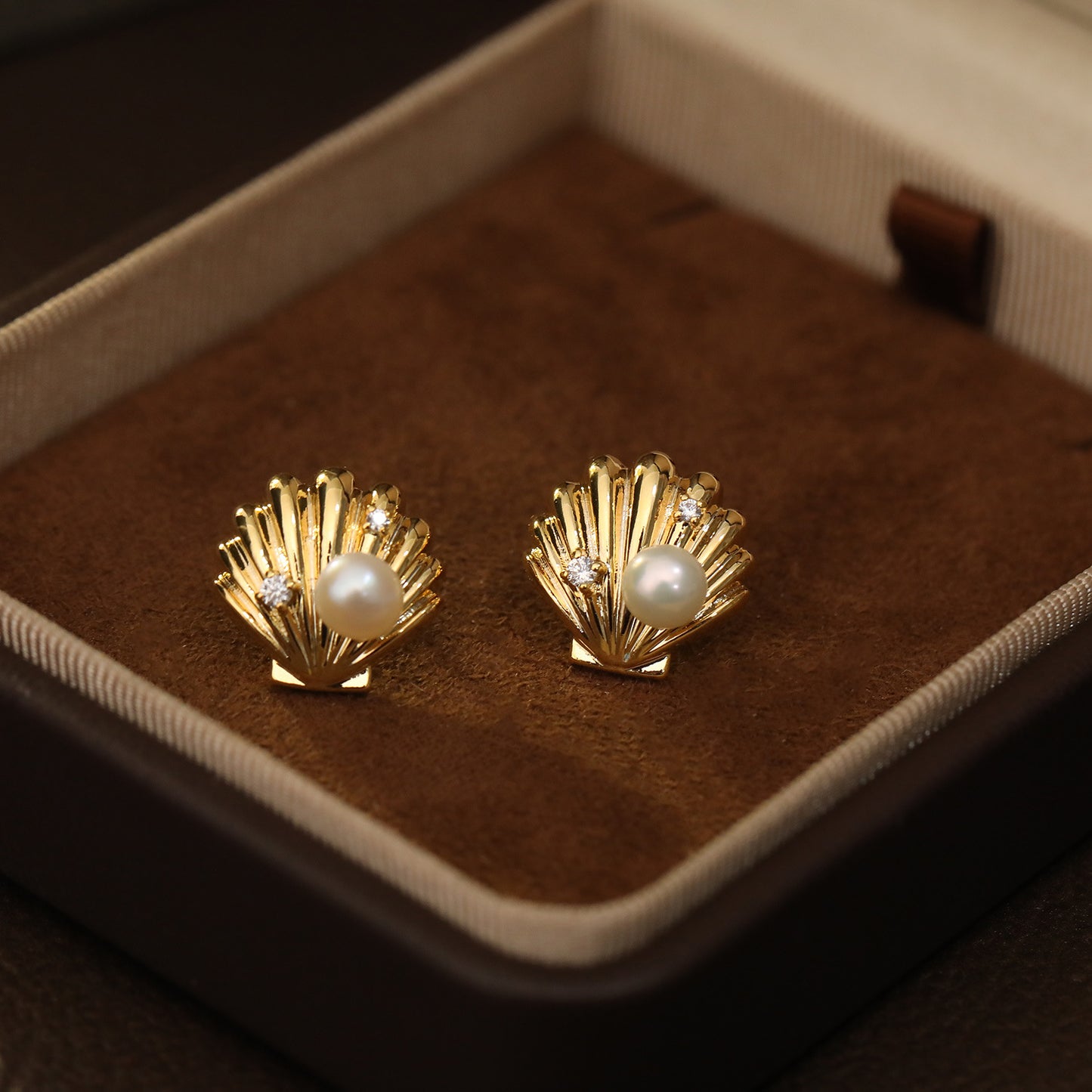 Sea Shell Pearl Studs