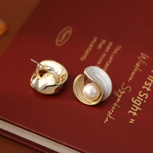 Morandi Pearl Studs