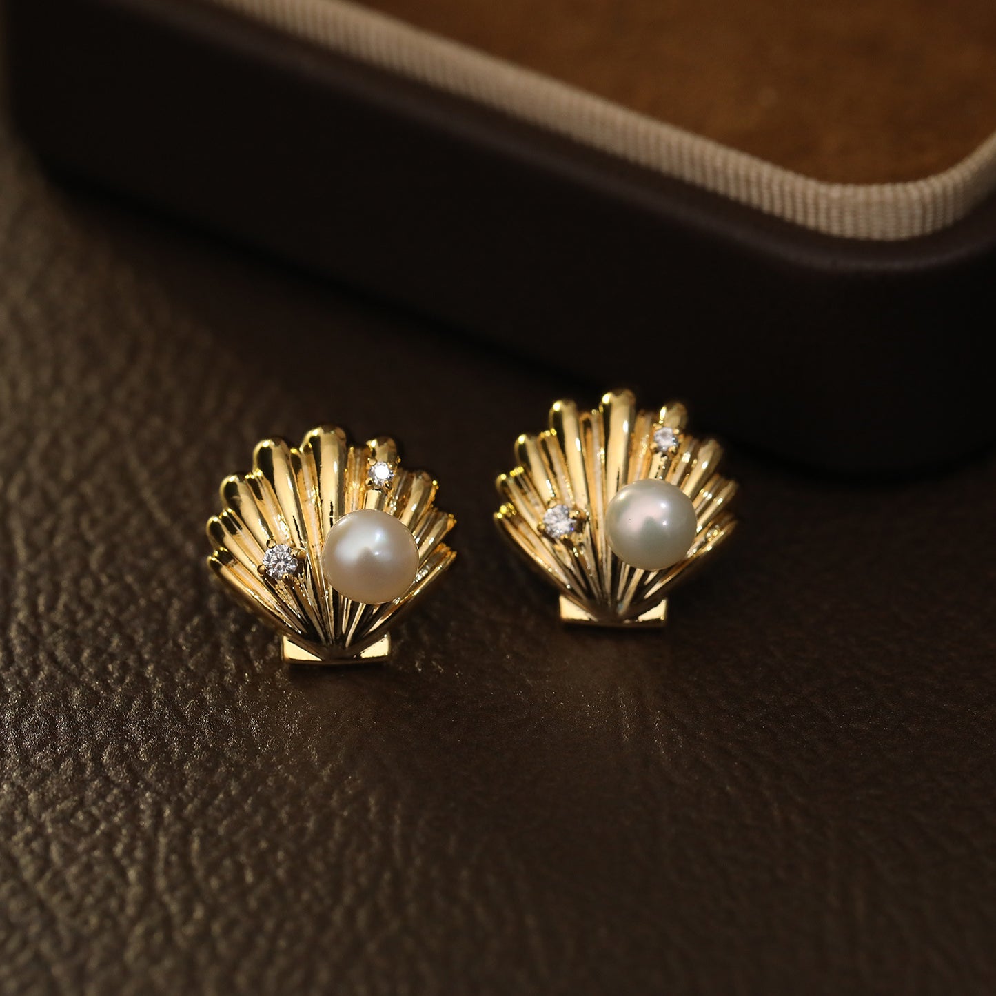 Sea Shell Pearl Studs