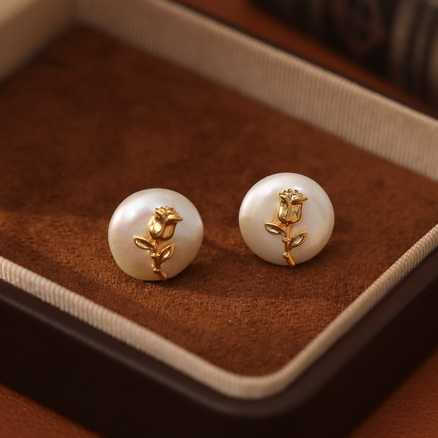 Button Pearl Studs