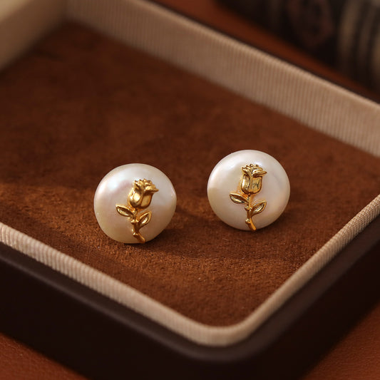 Button Pearl Studs