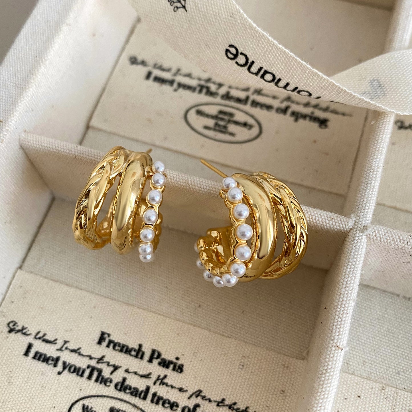 Twist Arc Pearl Earrings