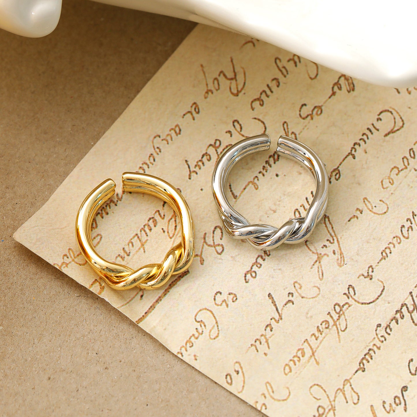 Twisted Knot Ring