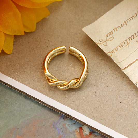 Twisted Knot Ring
